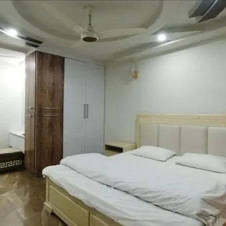 Furnished One-Bedroom Apartment For Rent Lahaur Zewnętrze zdjęcie