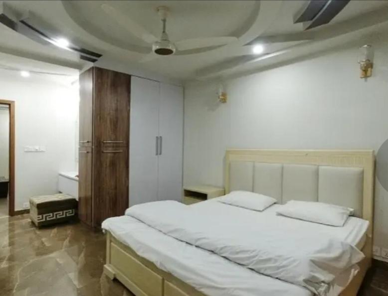 Furnished One-Bedroom Apartment For Rent Lahaur Zewnętrze zdjęcie